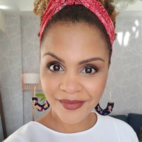 BaubleBar Faidra Resin Drop Earrings in Navy - Picture 4 of 8